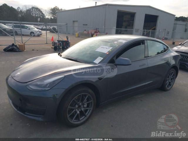Tesla Model 3 2022 — photo 2