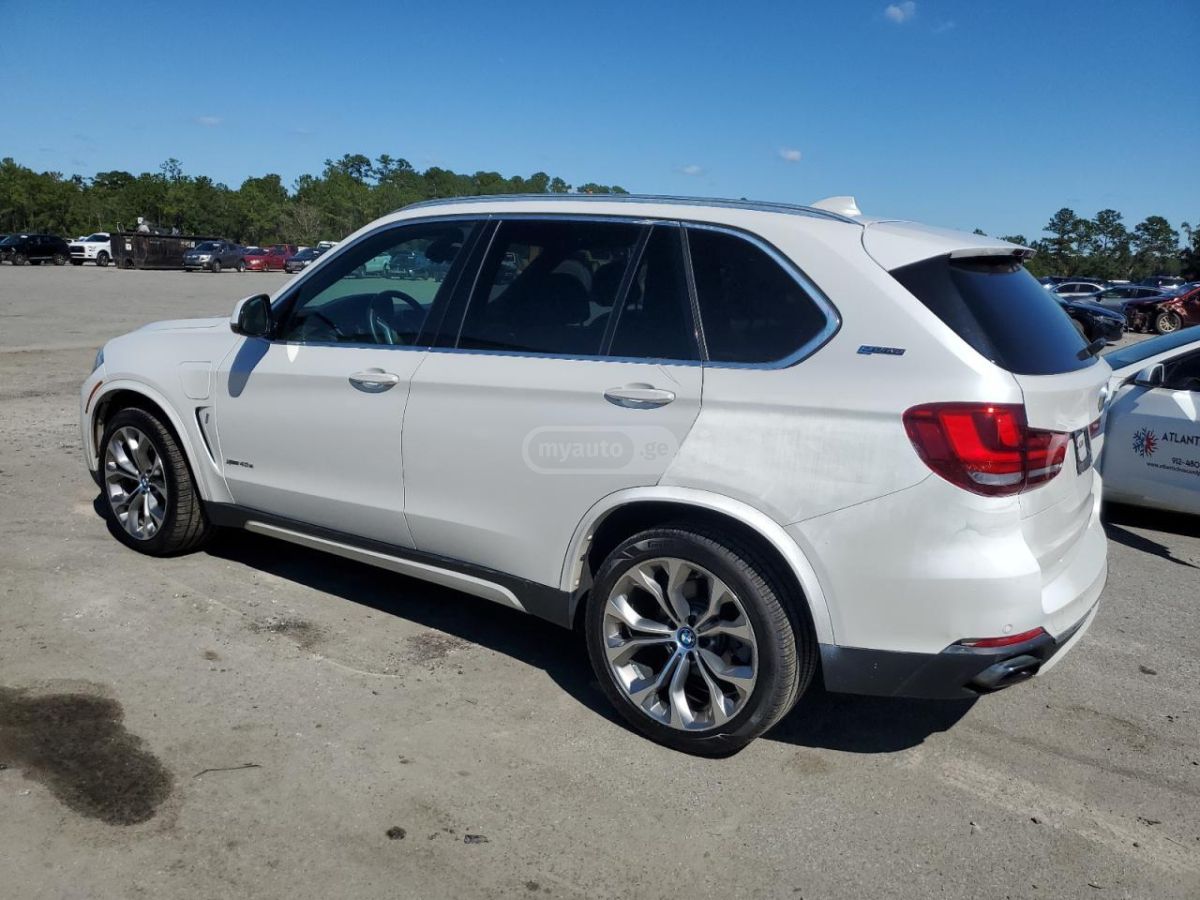 BMW X5 2017 — photo 2