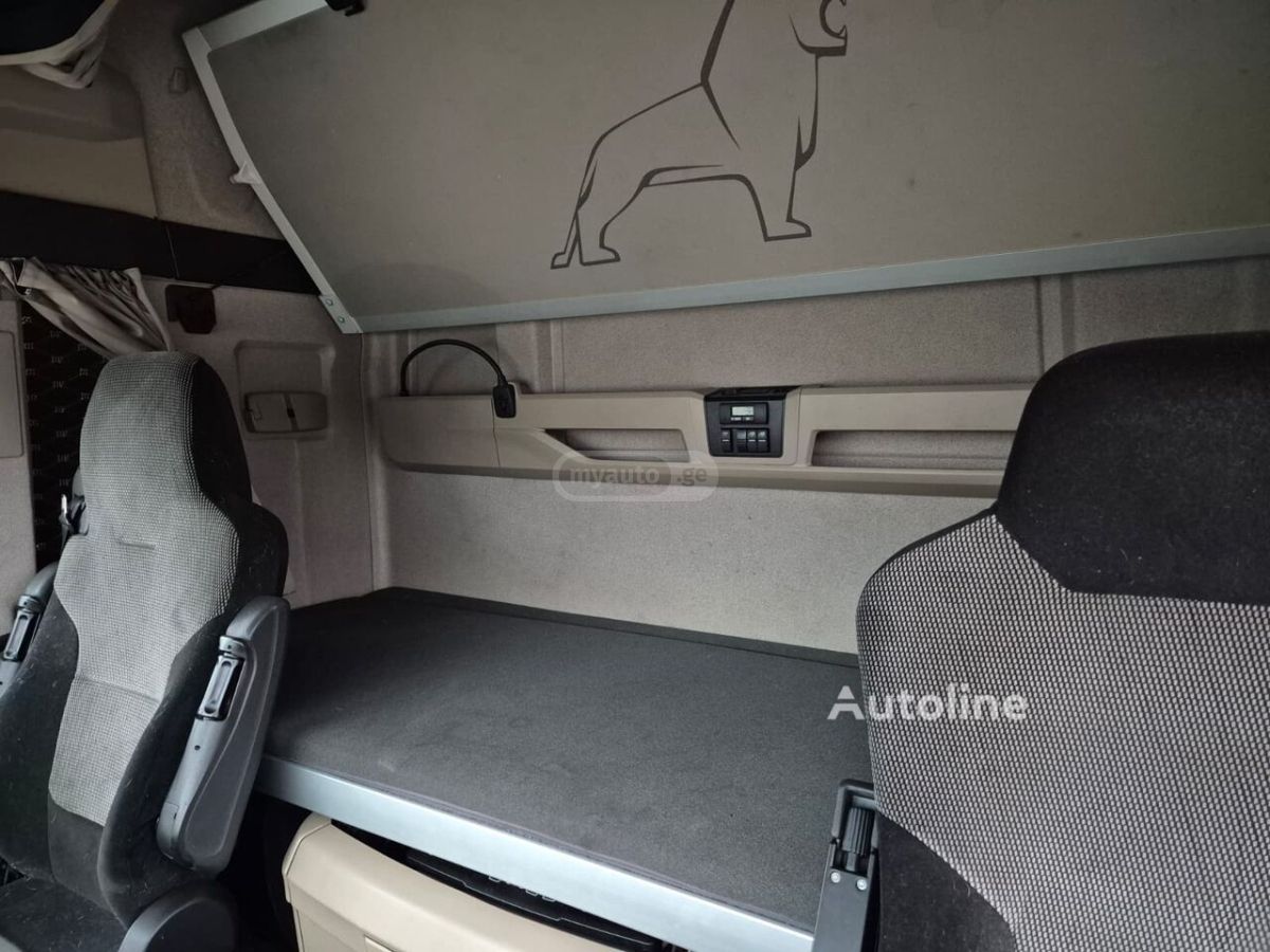 Isuzu TGX 2019 — photo 2