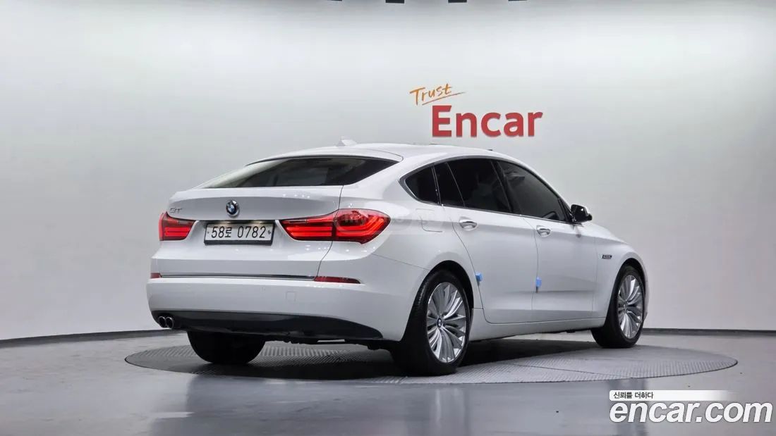 BMW 550 2016 — photo 2