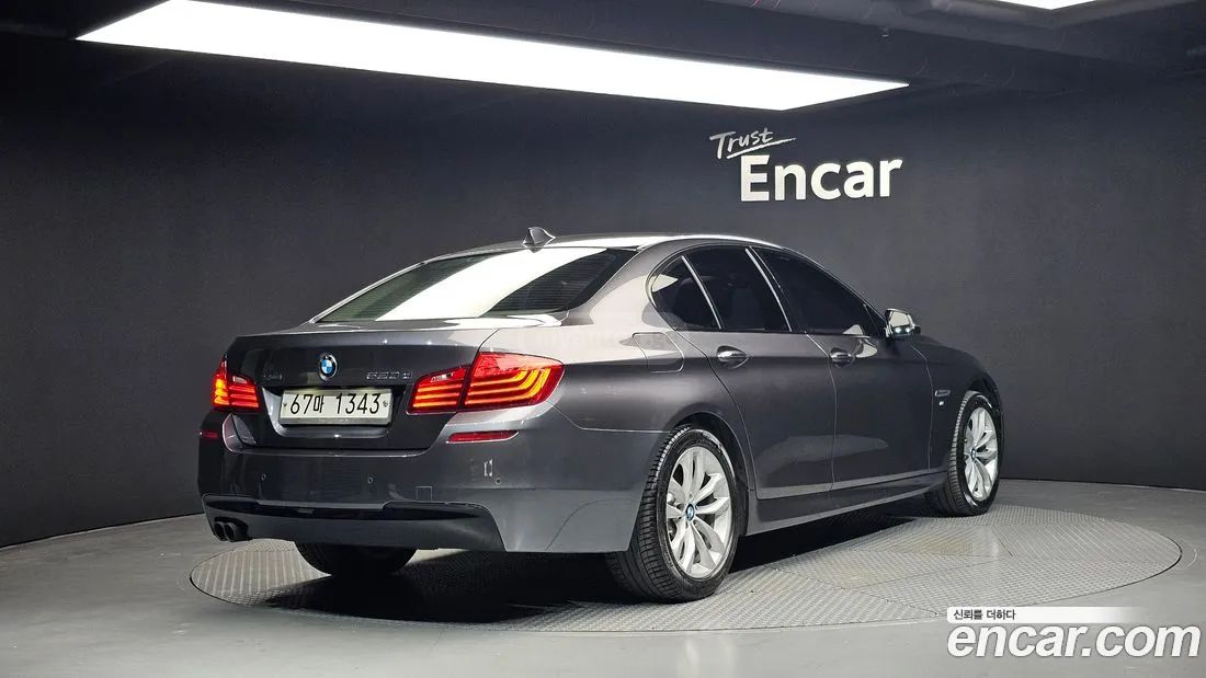 BMW 550 2016 — photo 2