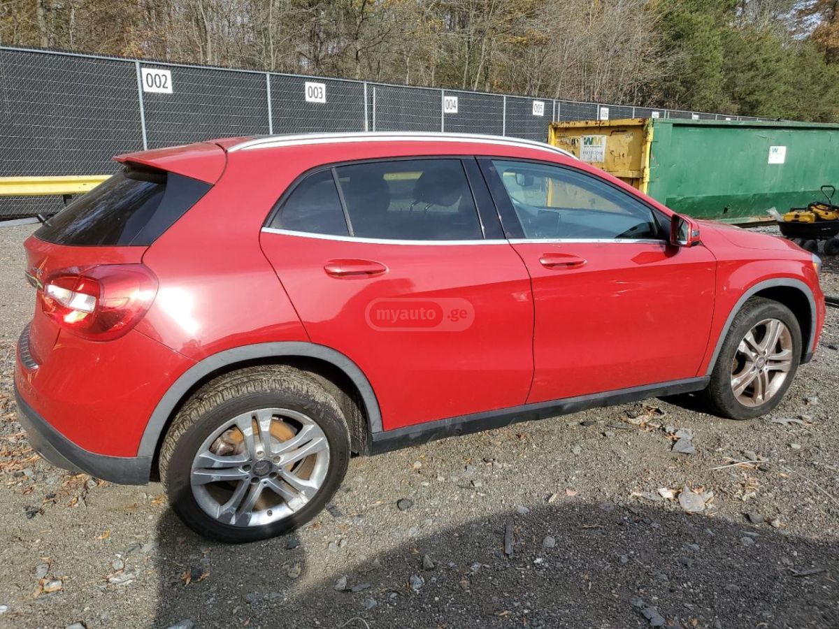 Mercedes-Benz GLA 250 2015 — photo 2