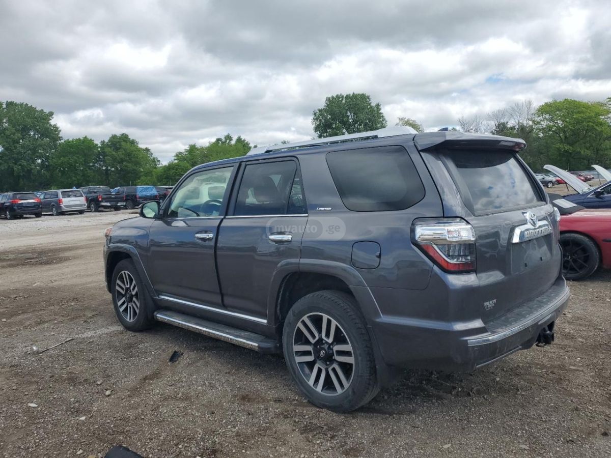 Toyota 4Runner 2022 — photo 2