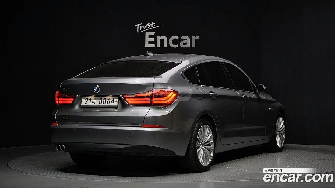 BMW 550 2017 — photo 2