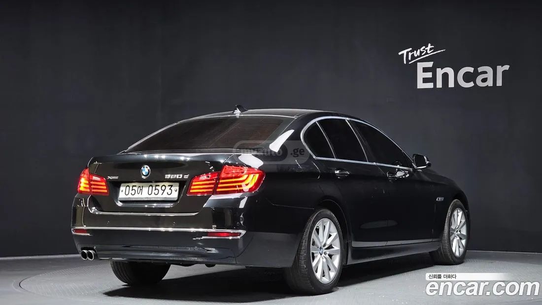 BMW 550 2016 — photo 2