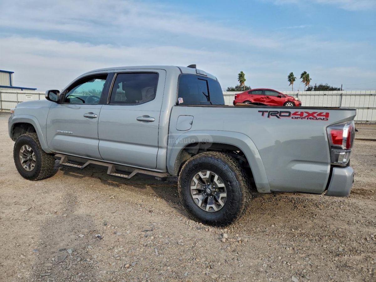 Toyota Tacoma 2020 — photo 2