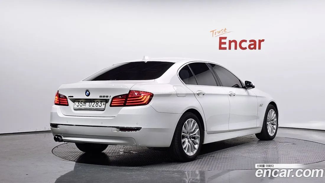 BMW 550 2016 — photo 2