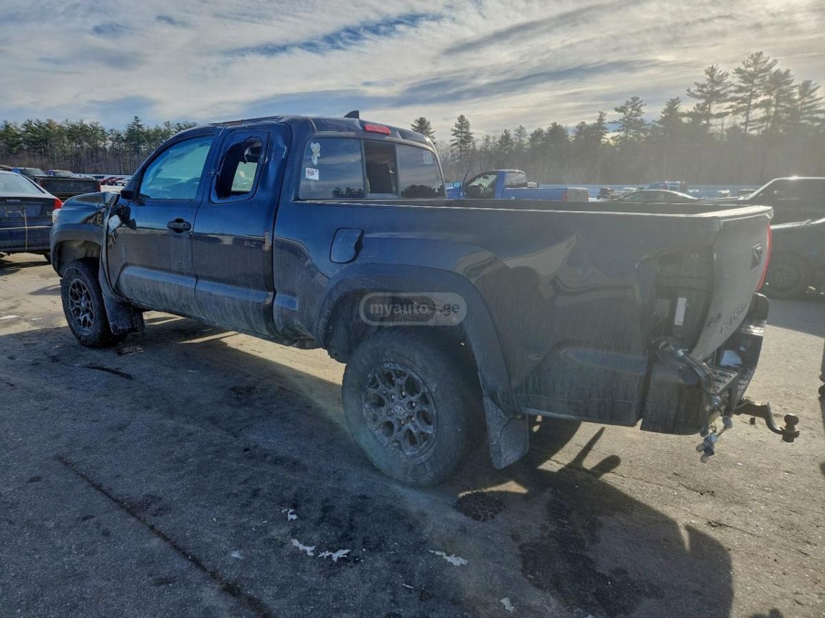 Toyota Tacoma 2019 — photo 2