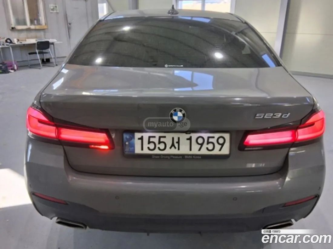 BMW 550 2021 — photo 2