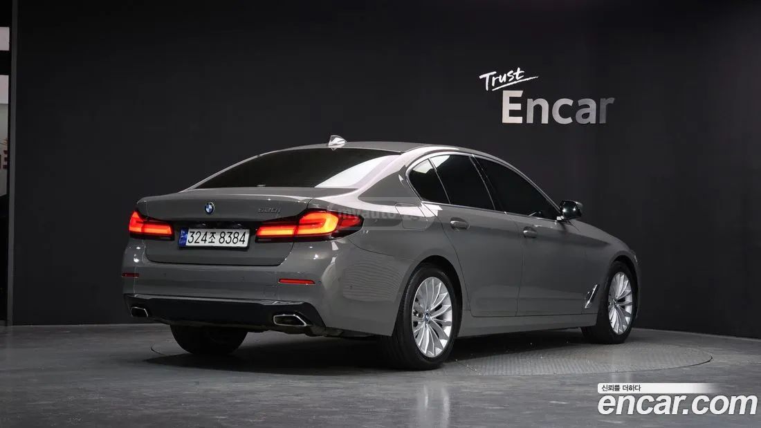 BMW 550 2021 — photo 2