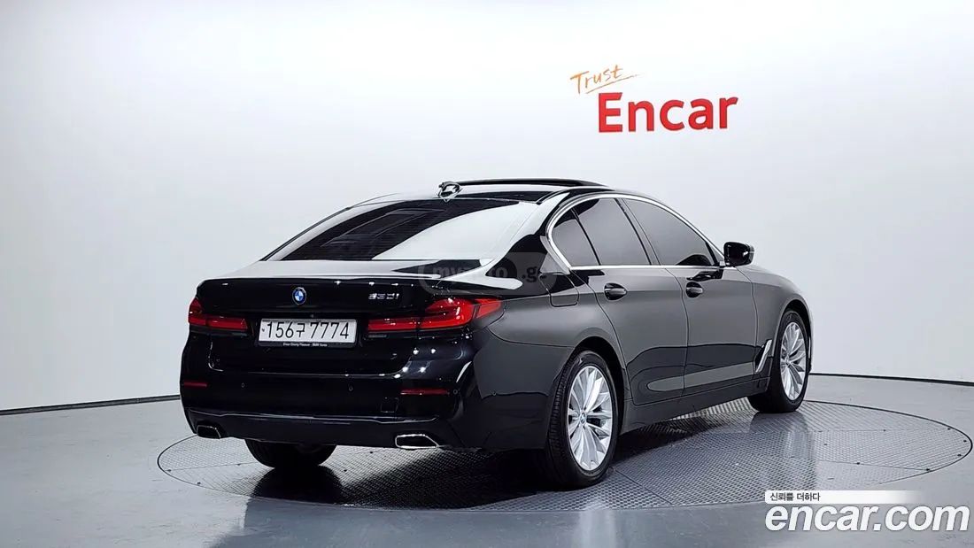 BMW 550 2021 — photo 2