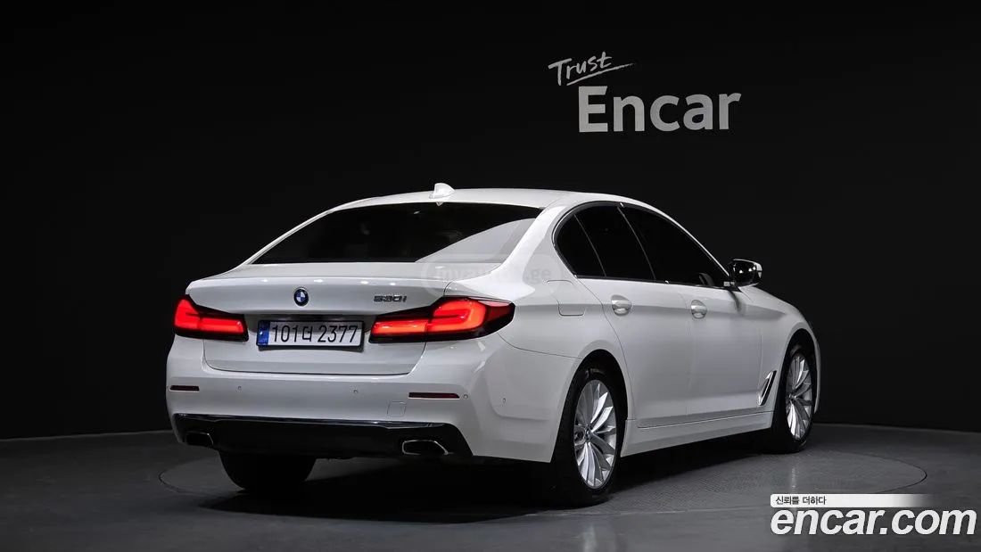 BMW 550 2021 — photo 2