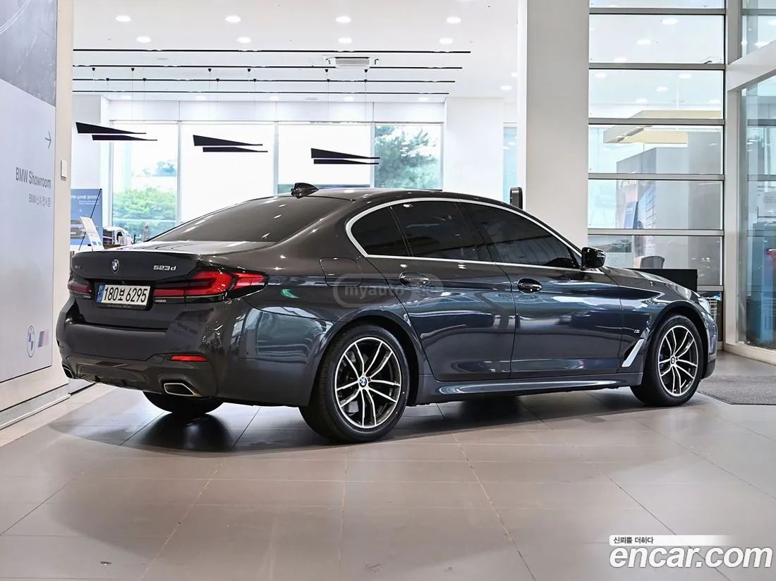 BMW 550 2021 — photo 2