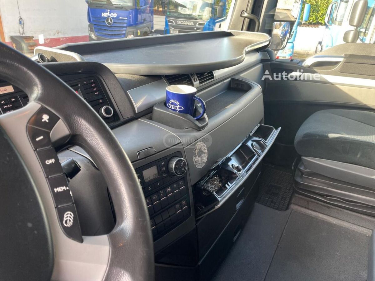 Isuzu TGX 2013 — photo 2