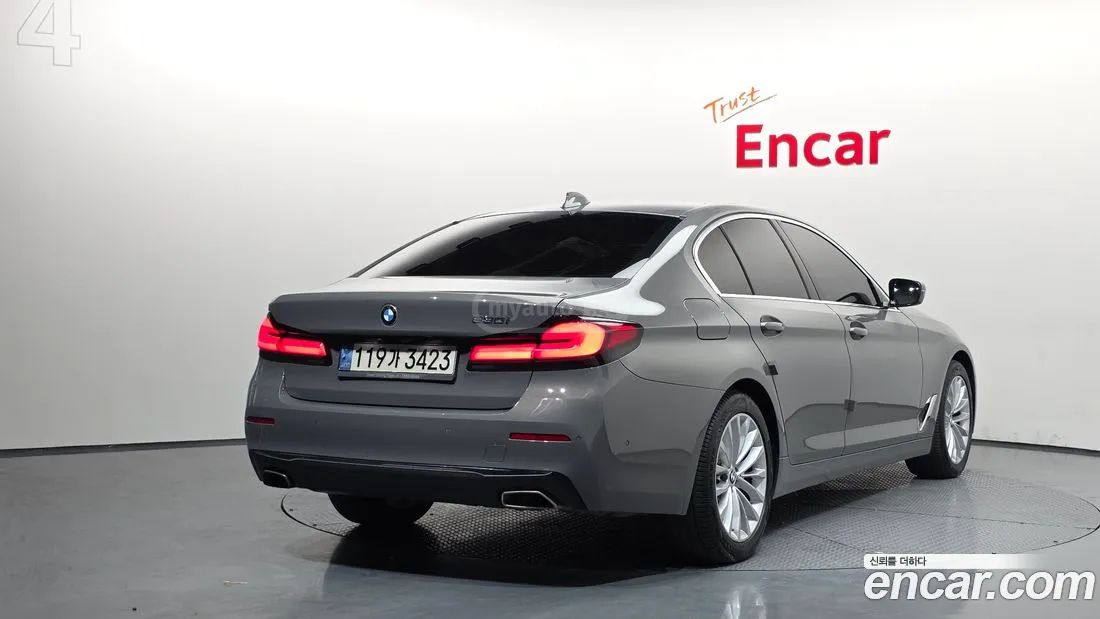 BMW 550 2021 — photo 2