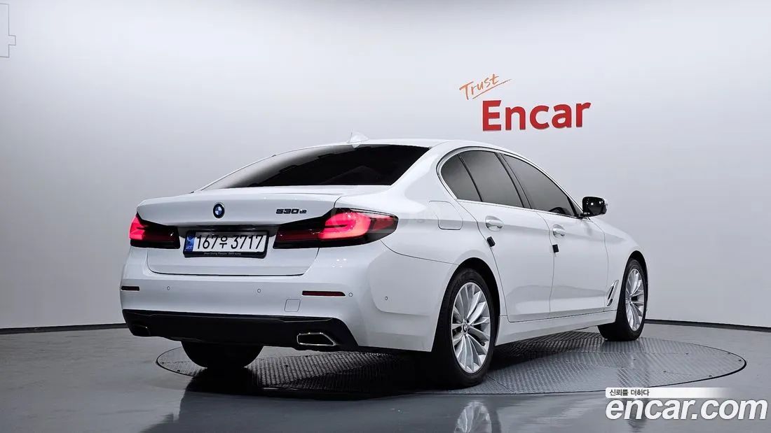 BMW 550 2021 — photo 2