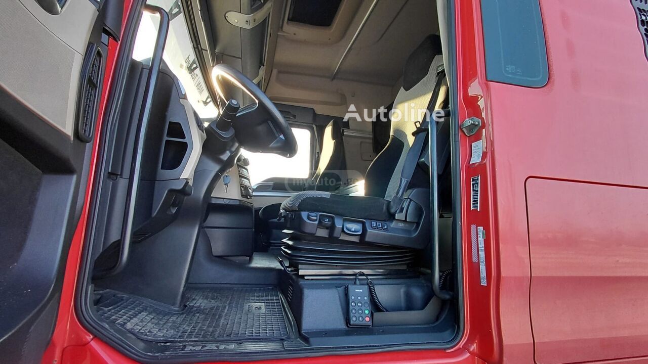 Isuzu TGX 2018 — photo 2