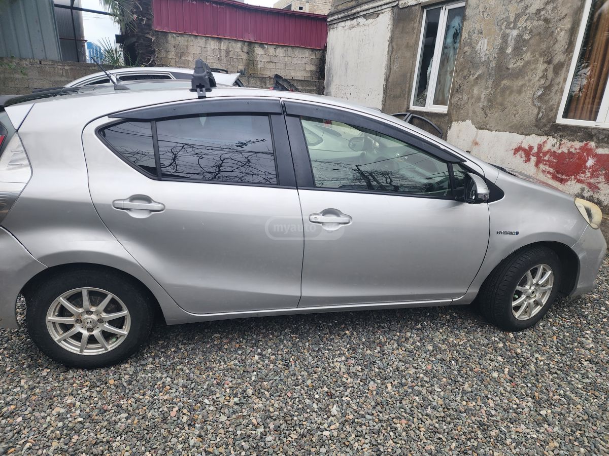 Toyota Aqua 2013 — photo 2