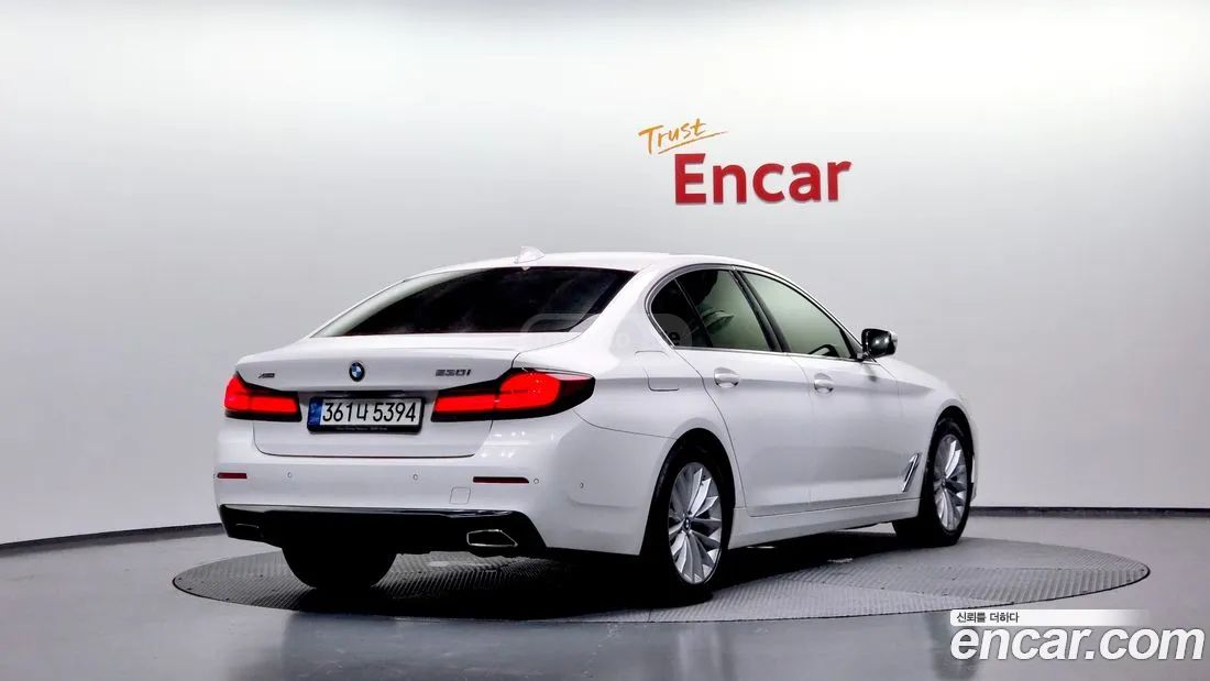 BMW 550 2021 — photo 2