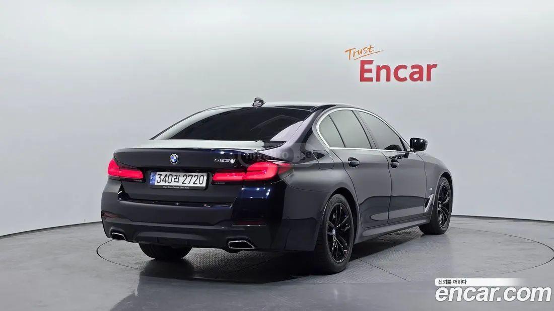 BMW 550 2022 — photo 2