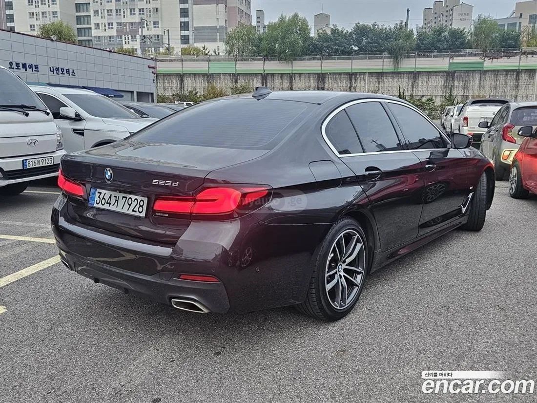 BMW 550 2021 — photo 2