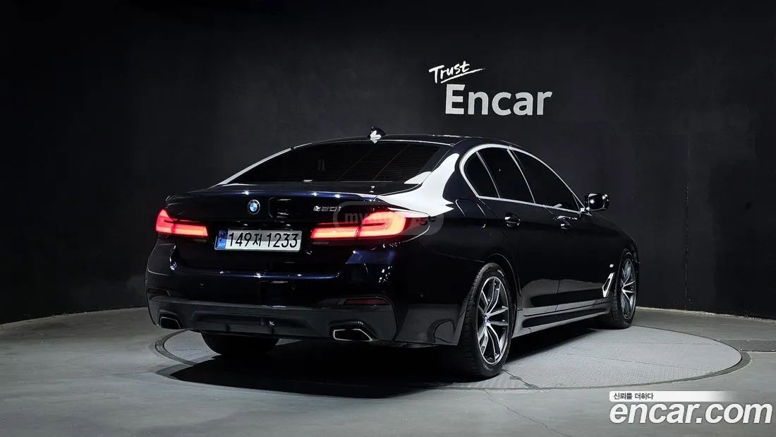 BMW 550 2021 — photo 2