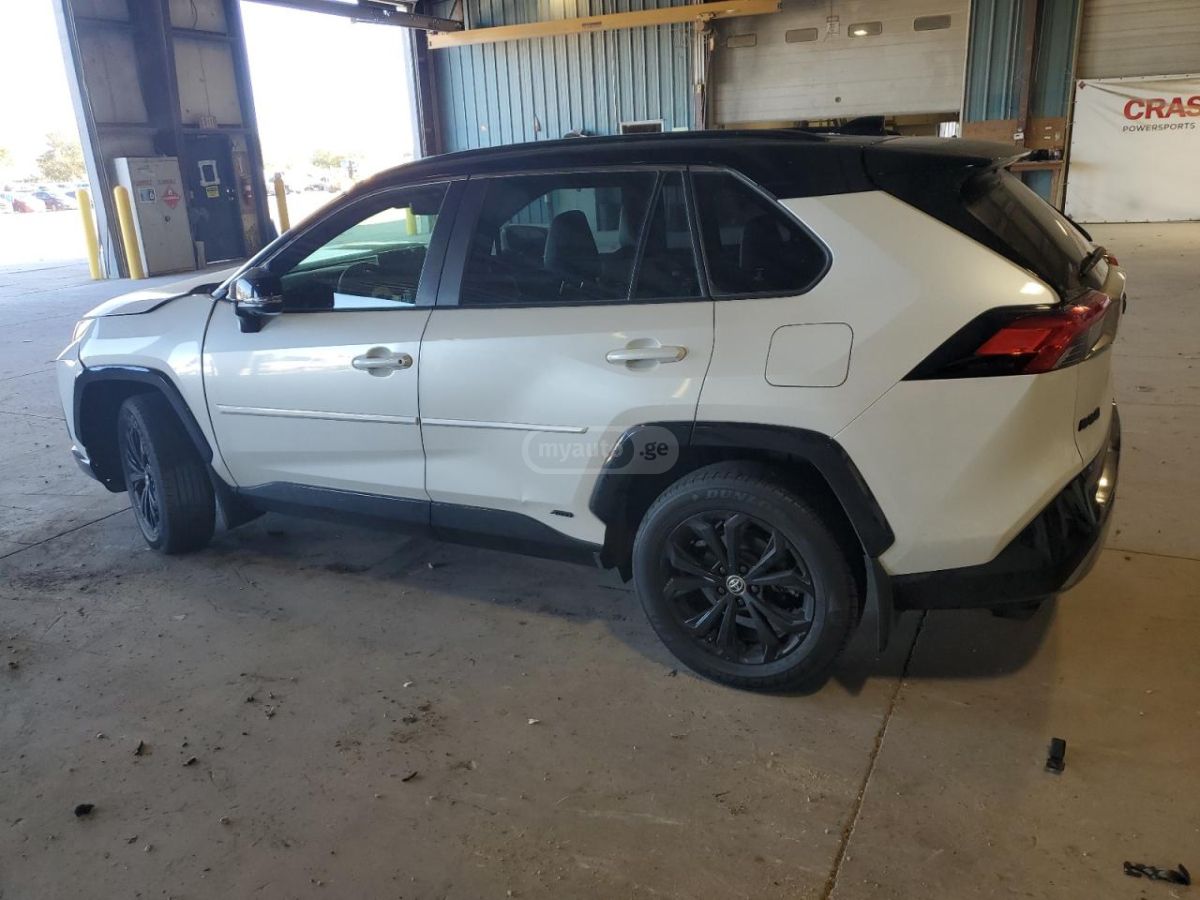 Toyota RAV4 2023 — photo 2