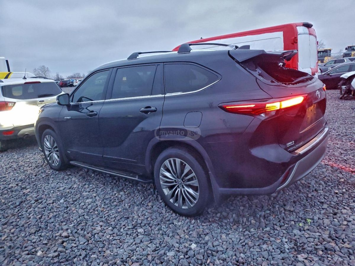 Toyota Highlander 2021 — photo 2