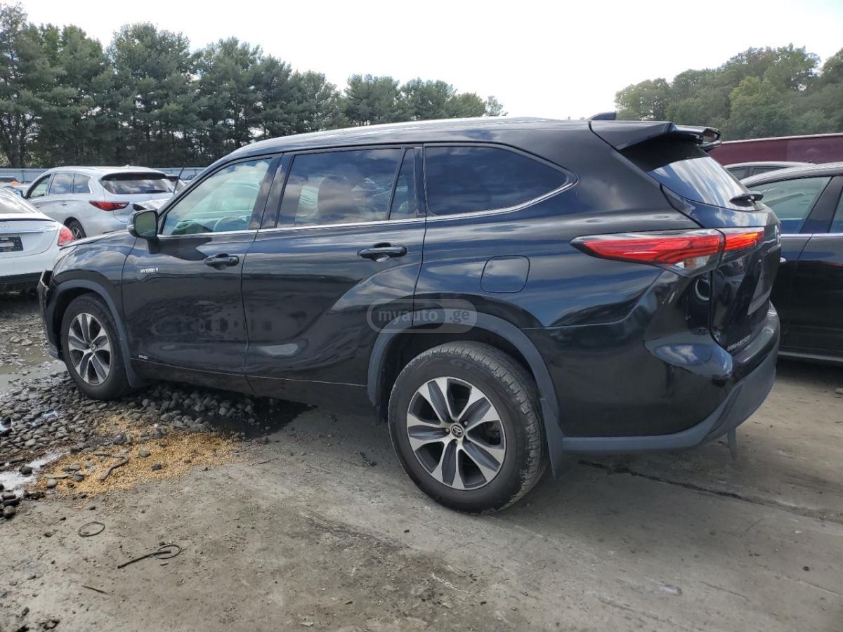 Toyota Highlander 2021 — photo 2
