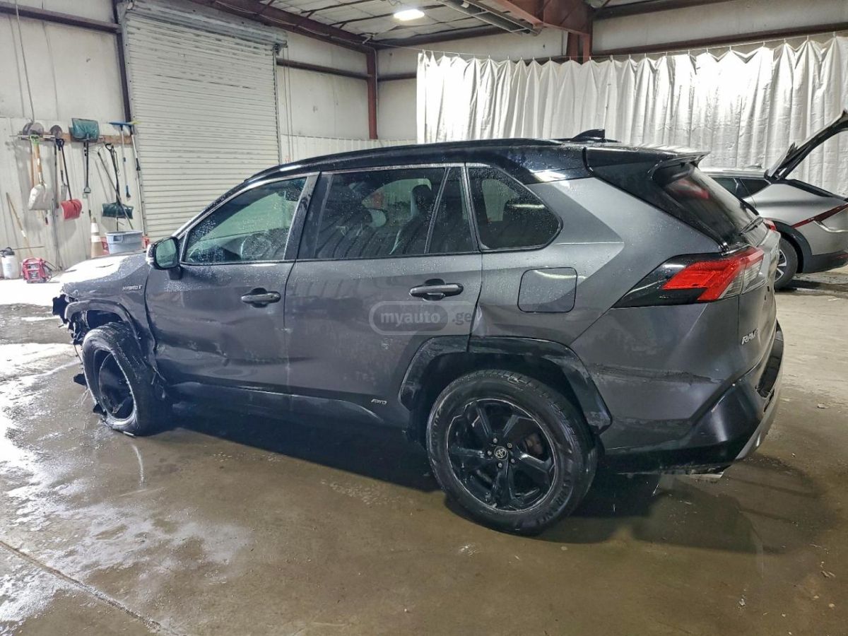 Toyota RAV4 2021 — photo 2