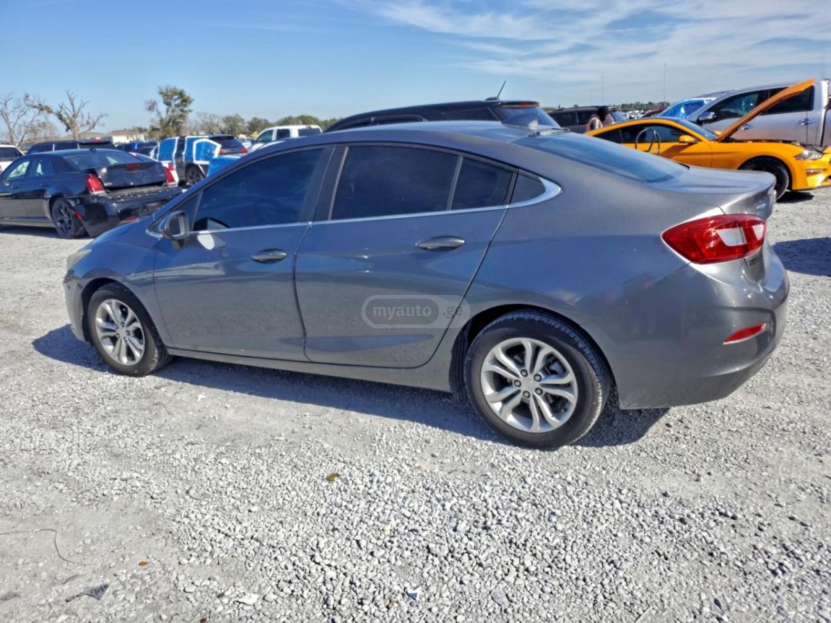 Chevrolet Cruze 2019 — photo 2