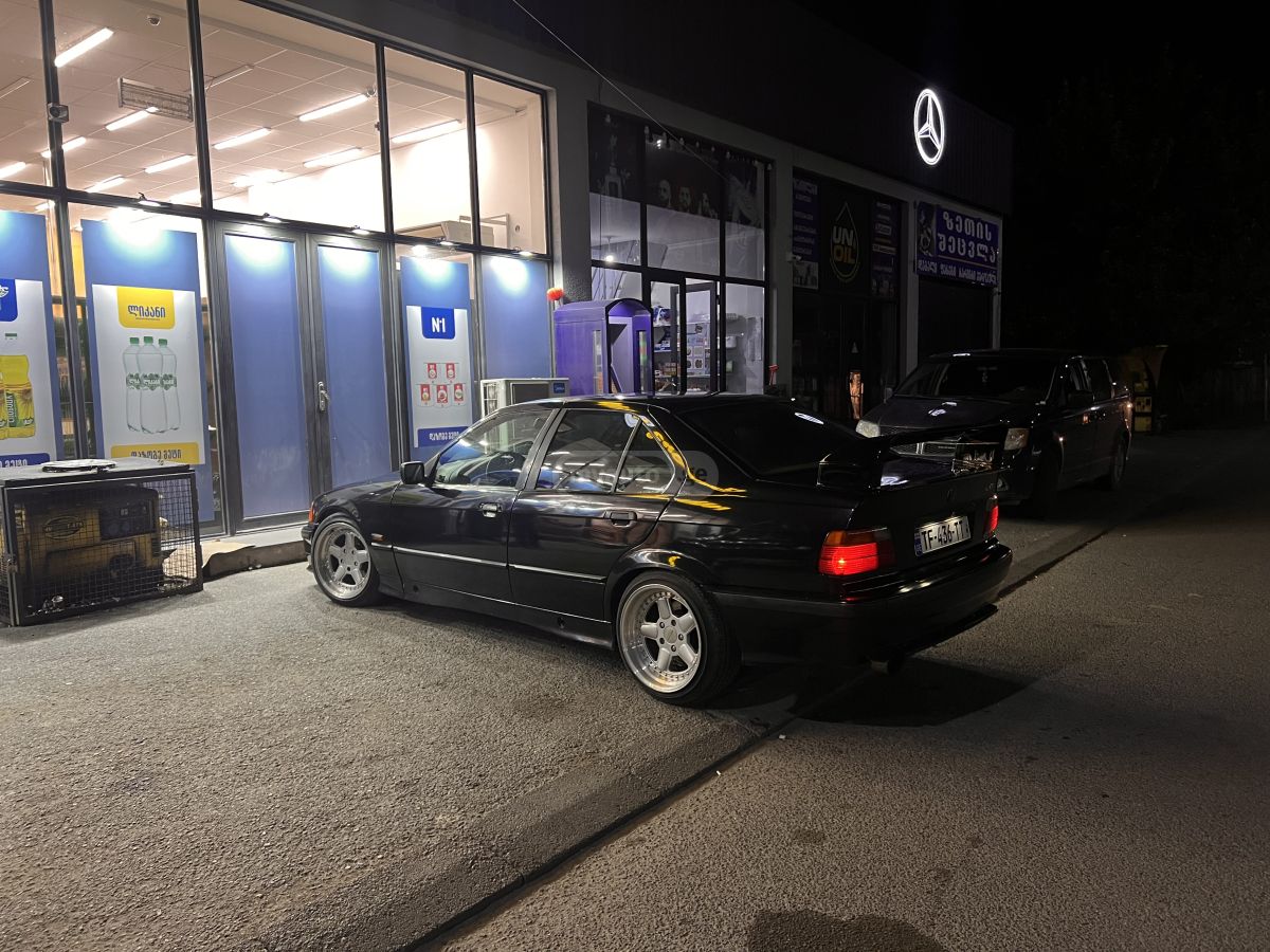 BMW 325 1994 — photo 2
