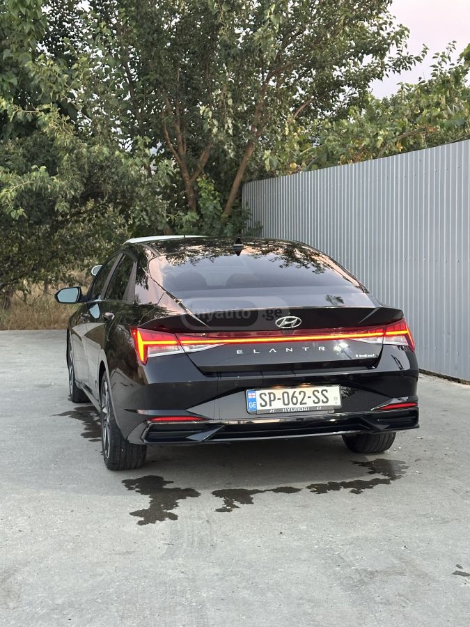 Hyundai Elantra 2022 — photo 2