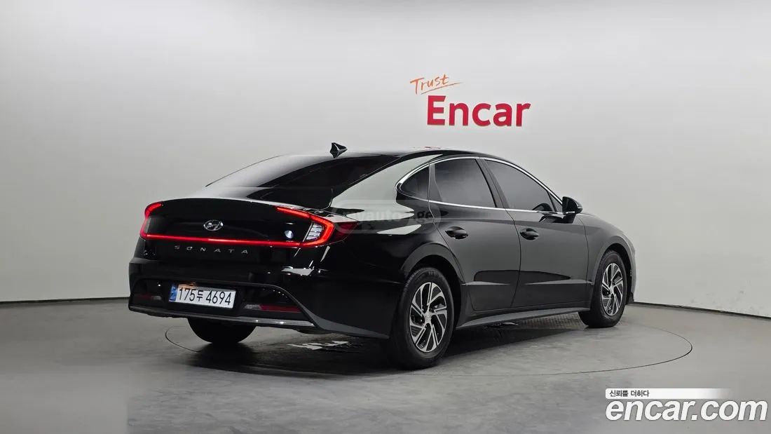 Hyundai Sonata 2022 — photo 2