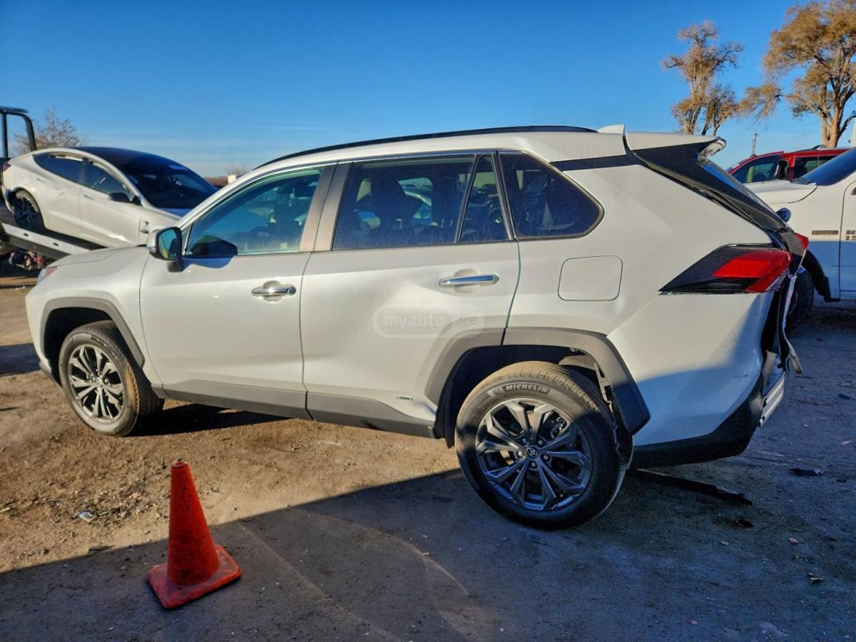 Toyota RAV4 2023 — photo 2