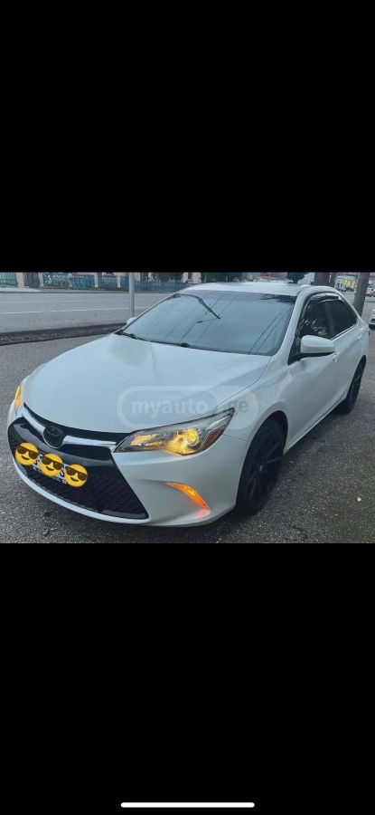 Toyota Camry 2015 — photo 2