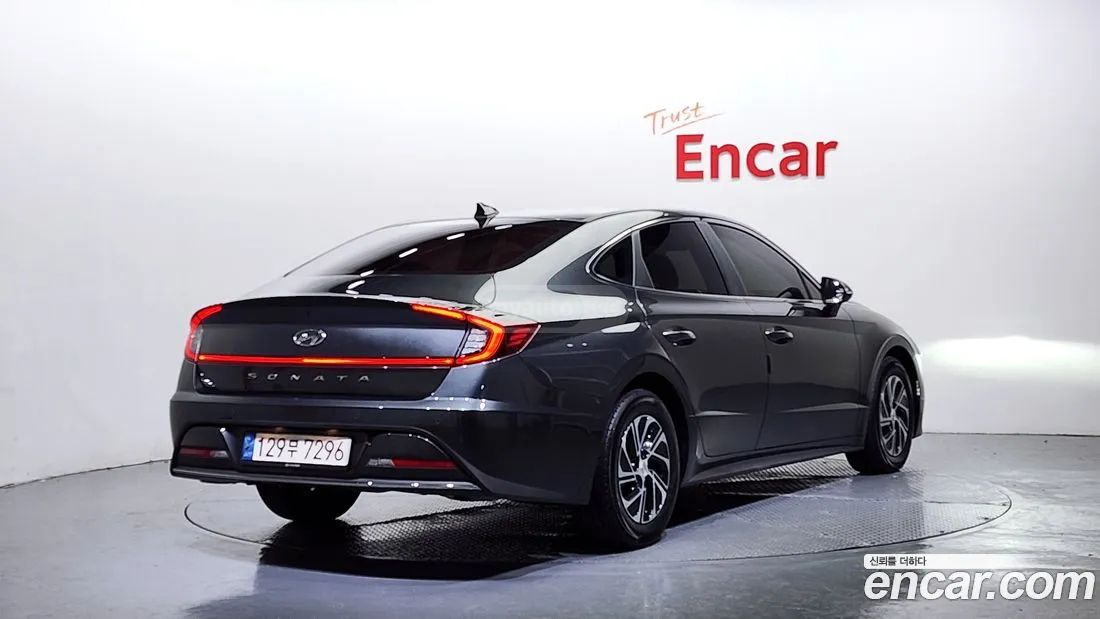 Hyundai Sonata 2022 — photo 2