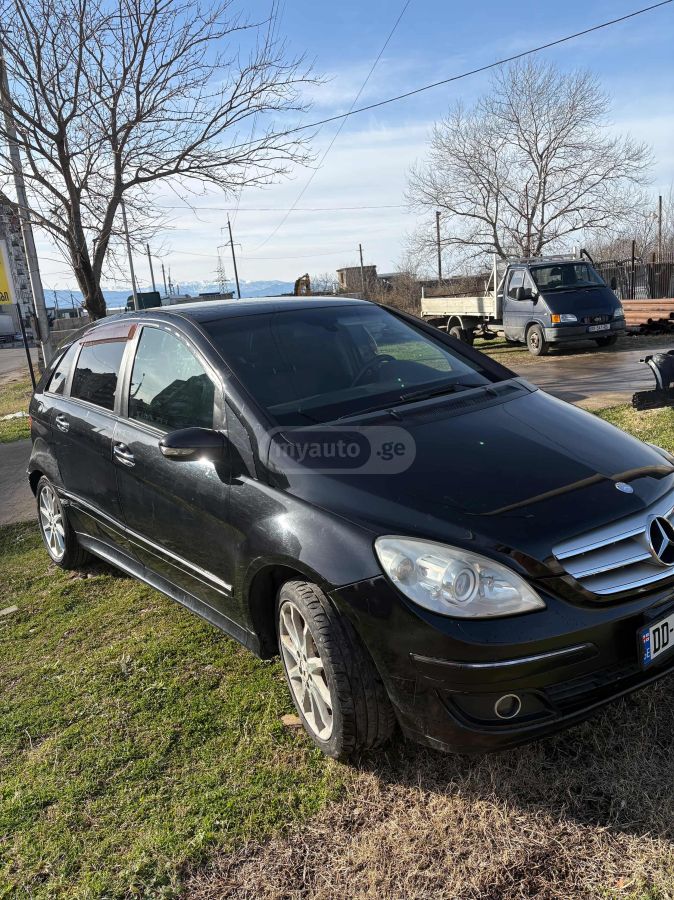 Mercedes-Benz B 170
