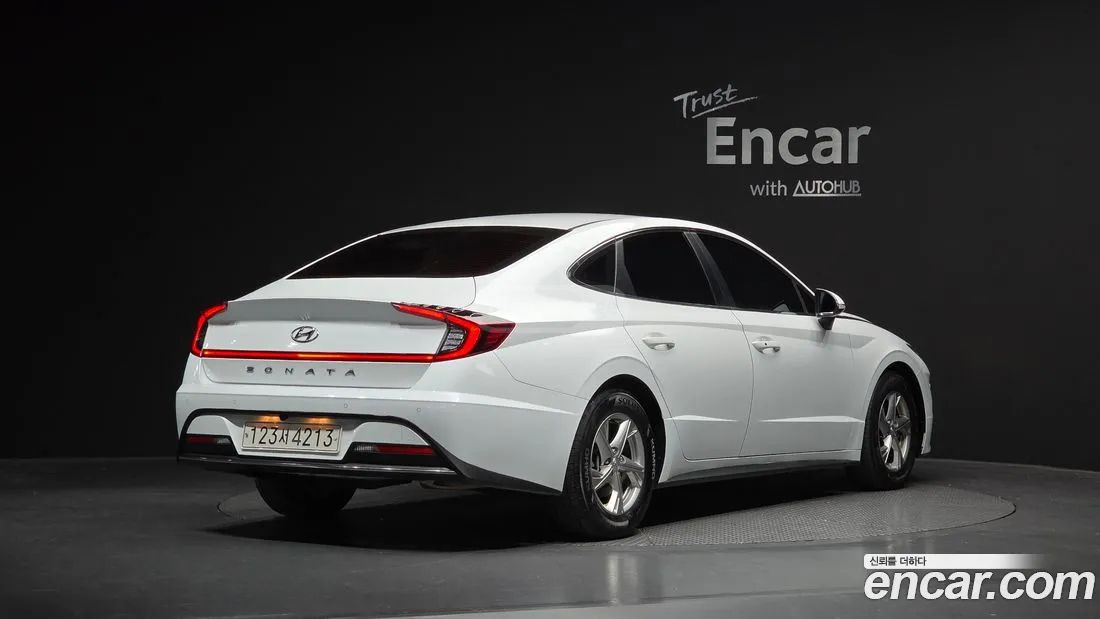 Hyundai Sonata 2022 — photo 2