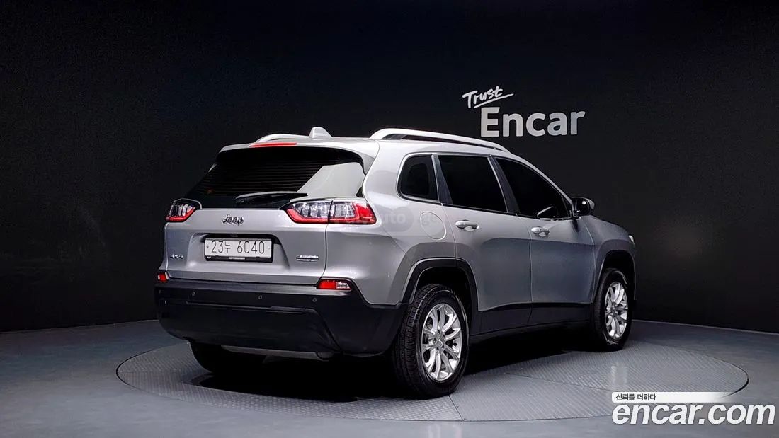 Jeep Cherokee 2019 — photo 2
