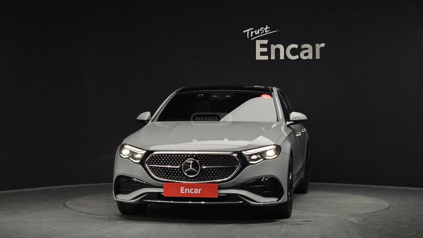 Mercedes-Benz E 300 2024 — photo 2