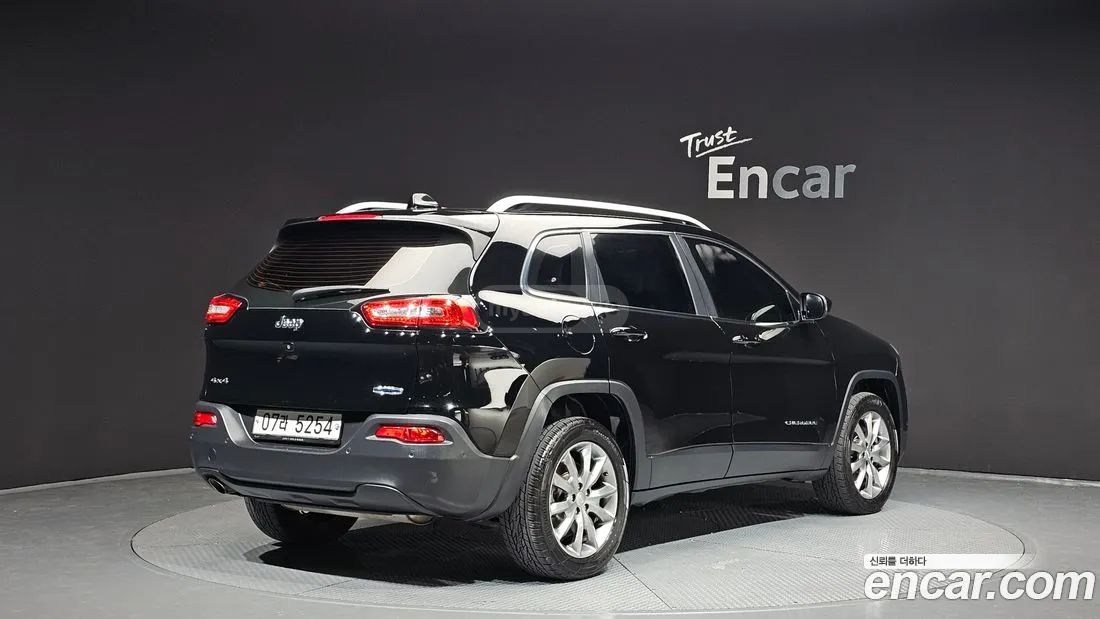Jeep Cherokee 2018 — photo 2