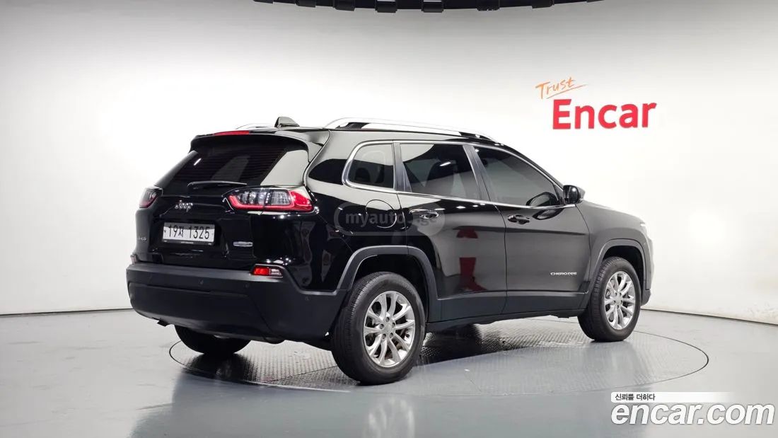 Jeep Cherokee 2019 — photo 2