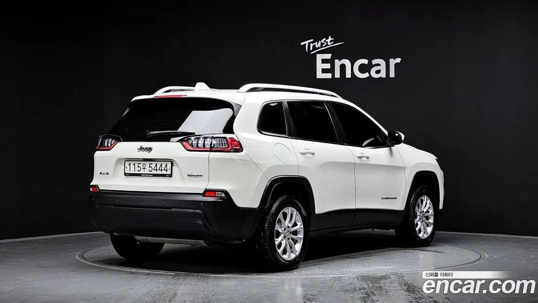 Jeep Cherokee 2019 — photo 2