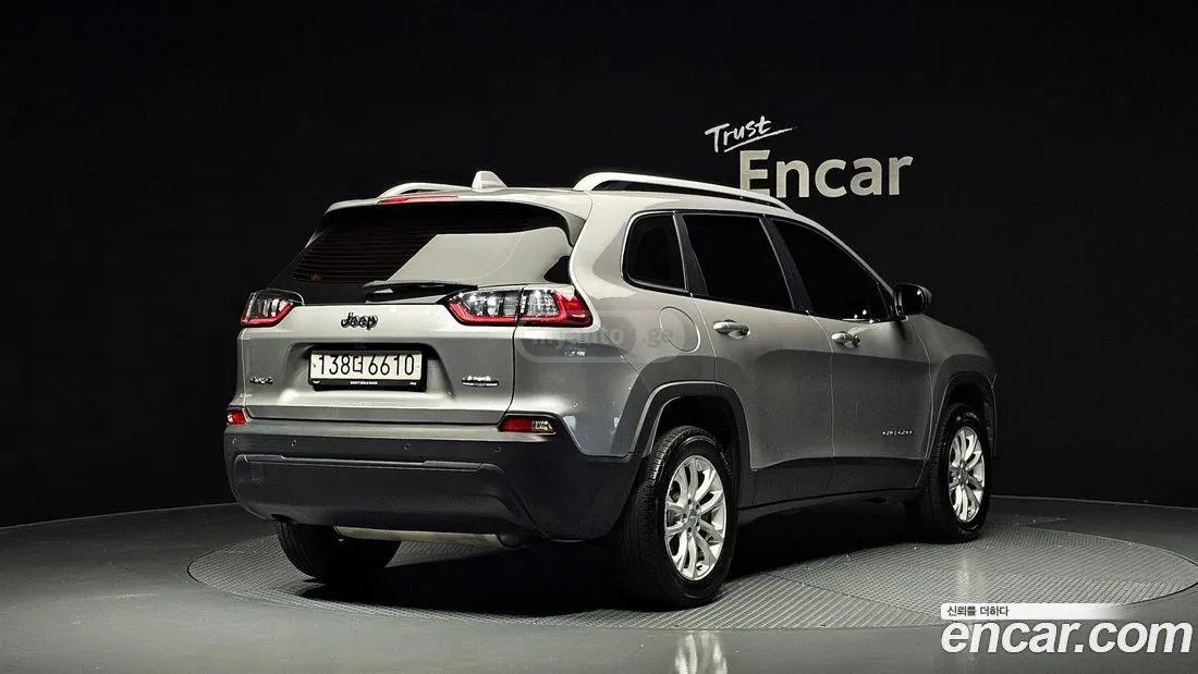 Jeep Cherokee 2019 — photo 2