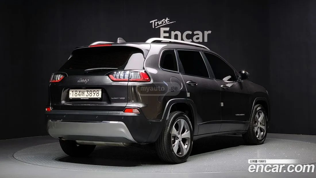 Jeep Cherokee 2020 — photo 2