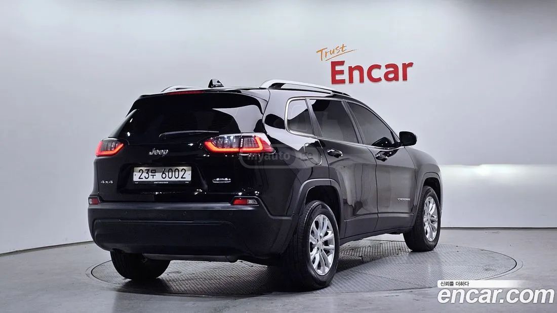 Jeep Cherokee 2019 — photo 2