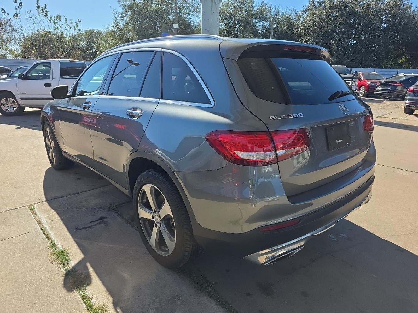 Mercedes-Benz GLC 300 2017 — photo 2