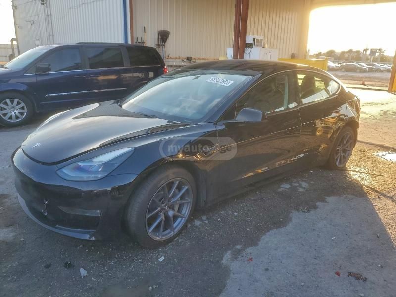 Tesla Model 3 2022 — photo 2
