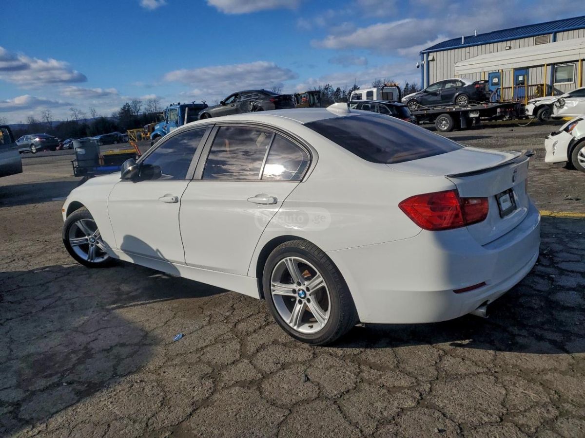 BMW 320 2015 — photo 2